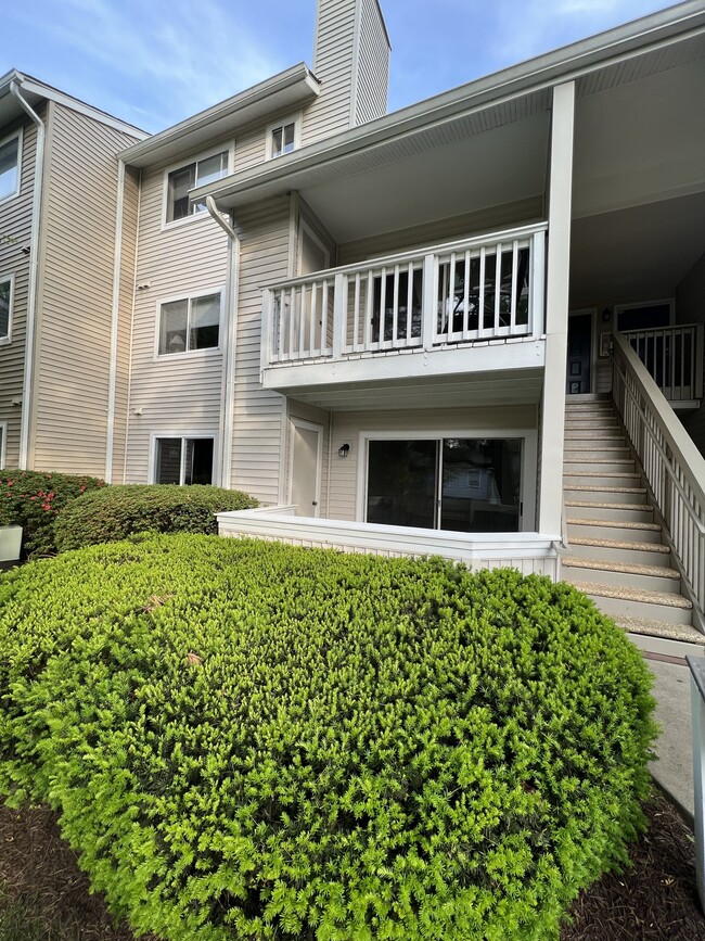 13106 Wonderland Way in Germantown, MD - Foto de edificio - Building Photo