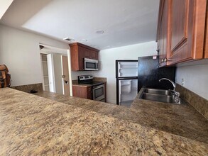 470 Executive Center Dr in West Palm Beach, FL - Building Photo - Building Photo