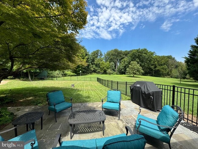 property at 1542 Crowell Rd