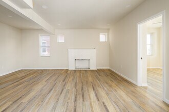 5909 Cates Ave in St. Louis, MO - Building Photo - Interior Photo