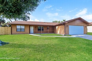 1711 Barker St NE in Palm Bay, FL - Building Photo