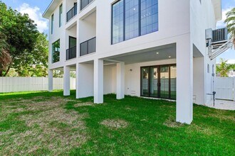 140 174th Ave E in Redington Shores, FL - Building Photo - Building Photo