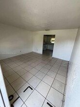 819 King Orange Dr in Fort Pierce, FL - Foto de edificio - Building Photo