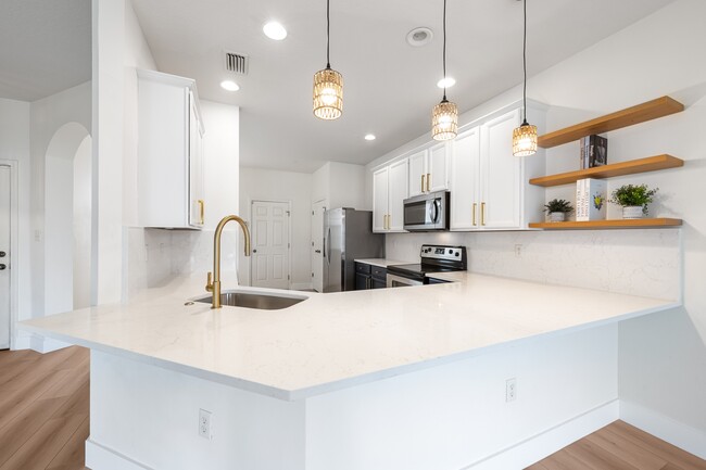 property at 3768 Parkridge Cir