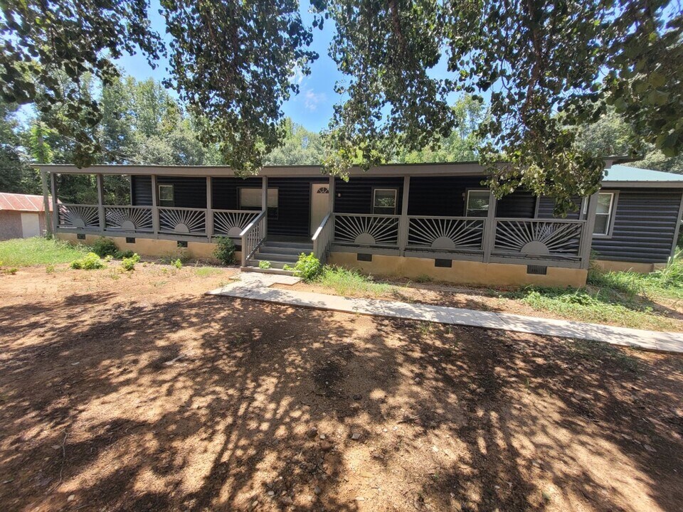 227 Goss Ln in Colbert, GA - Building Photo