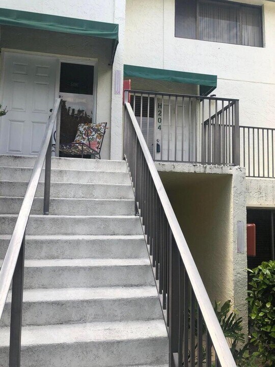 65 Deer Creek Rd in Deerfield Beach, FL - Building Photo