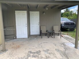19121 NE Miami Ct in Miami, FL - Building Photo
