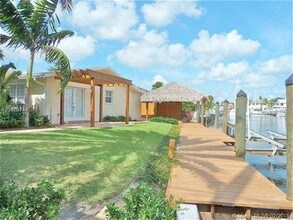 2561 Old Donald Ross Rd in Palm Beach Gardens, FL - Building Photo - Building Photo
