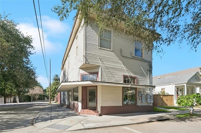 property at 5705 Prytania St