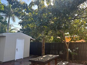 5944 SW 41st St in Miami, FL - Building Photo - Building Photo