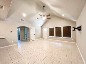 1893 Blueridge Dr in Canyon Lake, TX - Building Photo - Building Photo
