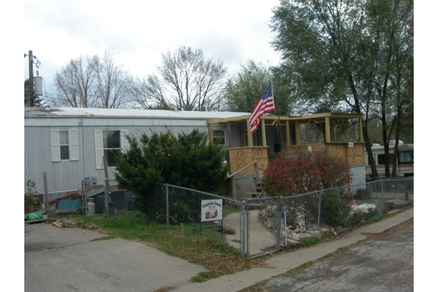 2525 Garfield Dr in St. Joseph, MO - Building Photo