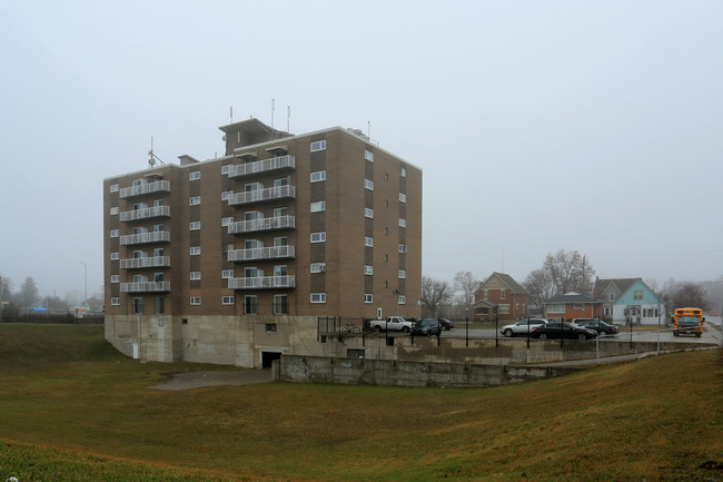 15 Dellroy Ave in Kitchener, ON - Building Photo - Building Photo