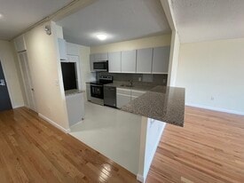 60 Longwood Ave, Unit 410 in Brookline, MA - Building Photo