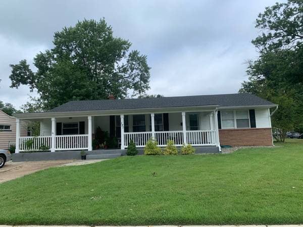 property at 121 E Valleybrook Rd