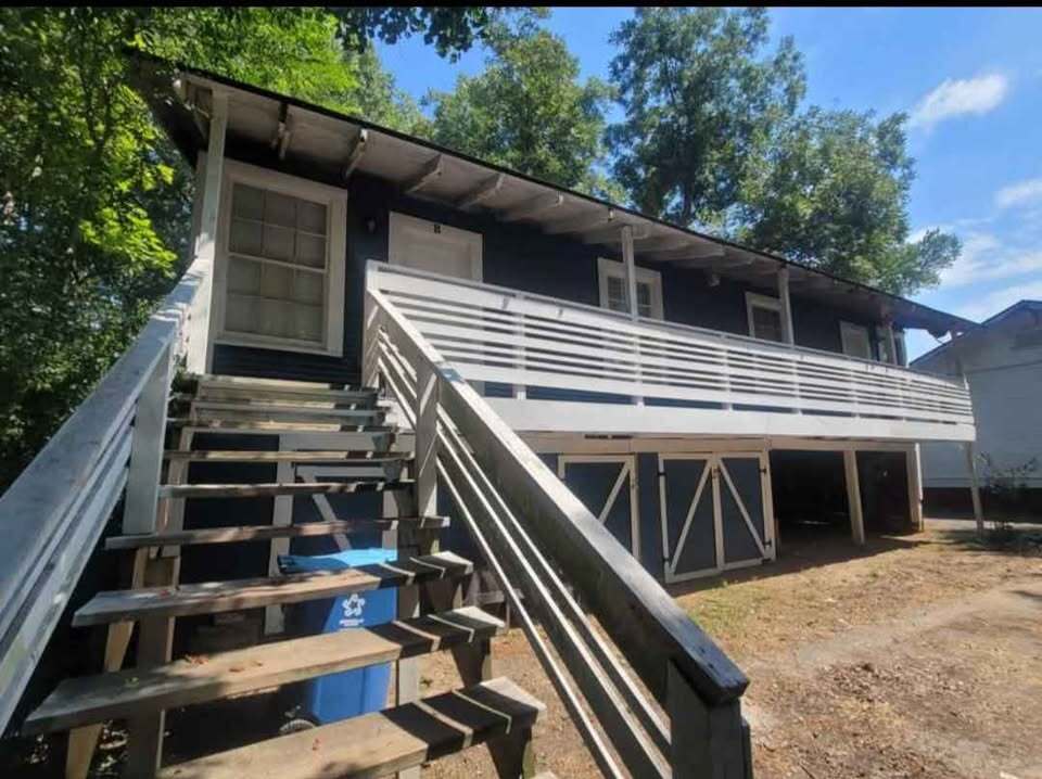 703 W Houston St, Unit B in Marshall, TX - Foto de edificio