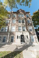 2934 W Palmer St, Unit 405 in Chicago, IL - Building Photo