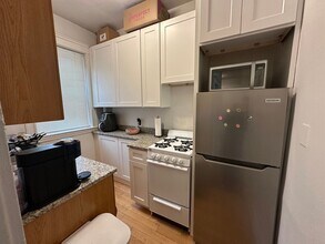 1572 Commonwealth Ave in Boston, MA - Building Photo - Building Photo