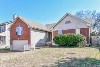 3708 Seasons Dr in Nashville, TN - Building Photo - Building Photo