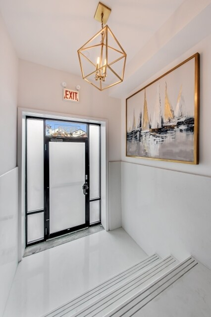 1939 W Potomac Ave, Unit 3F in Chicago, IL - Building Photo - Building Photo