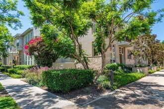 6011 Dawn Crk in Los Angeles, CA - Building Photo - Building Photo