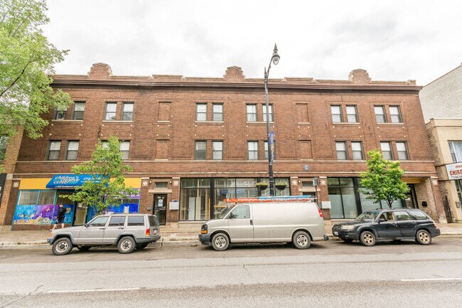 property at 1915 W Irving Park Rd