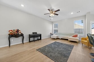 6207 Trado Dr in College Station, TX - Building Photo - Building Photo