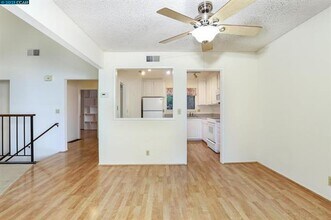 378 Camelback Rd in Pleasant Hill, CA - Building Photo - Building Photo