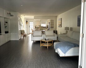2213 NE 123rd St in North Miami, FL - Building Photo - Building Photo