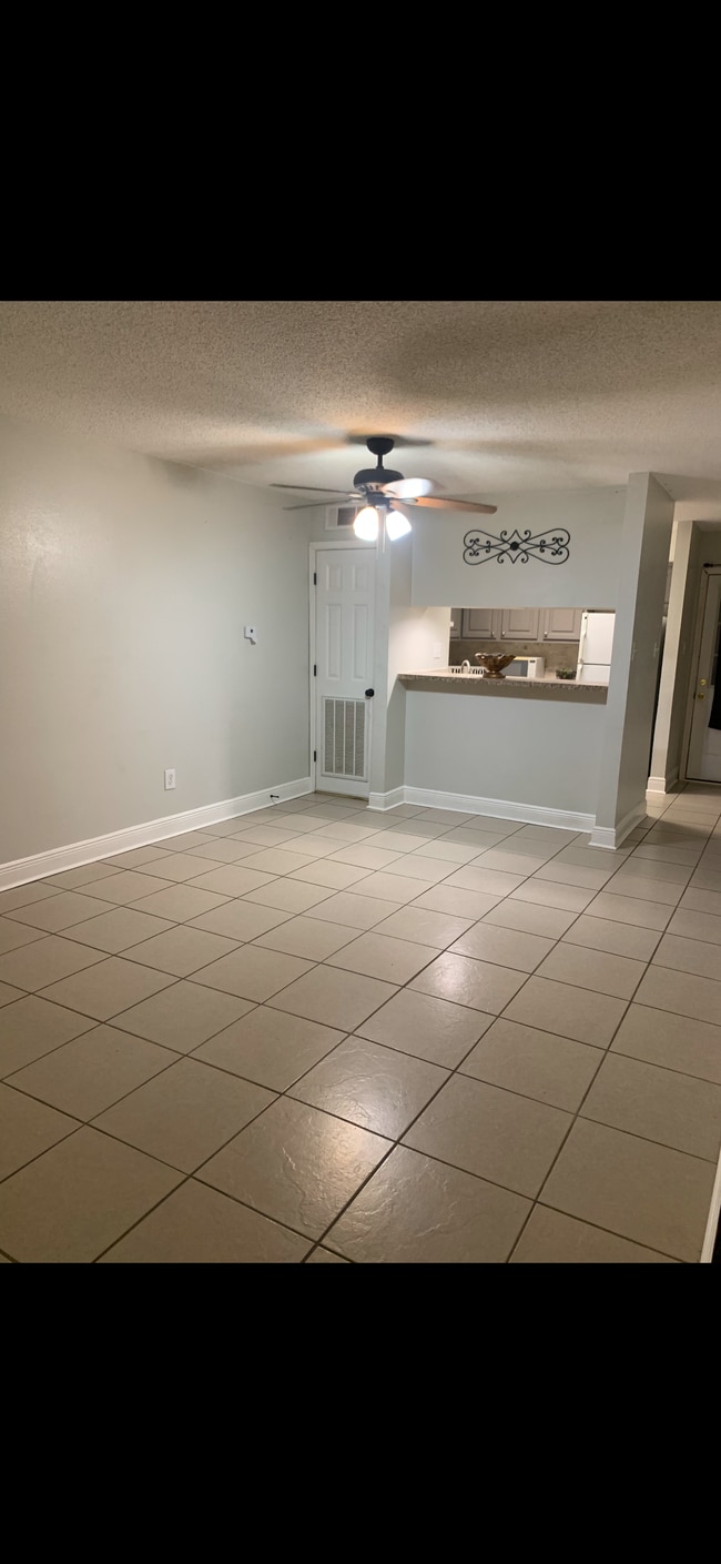 14732 Hooper Rd in Baton Rouge, LA - Building Photo - Building Photo