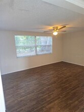 11835 Meadow Dr in Port Richey, FL - Foto de edificio - Building Photo
