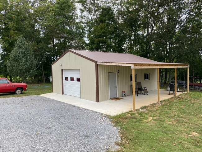 1008 Hunt Ct W in Pleasant View, TN - Building Photo - Building Photo