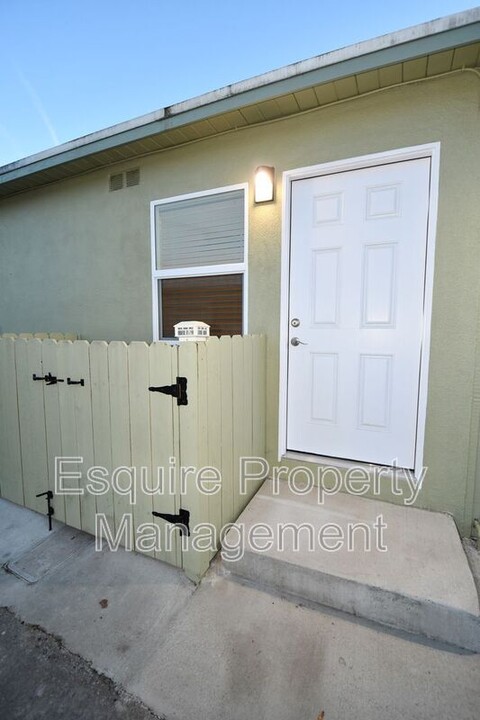 69 W Elfin Green in Port Hueneme, CA - Building Photo