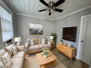 200 Park Ave in Lake Park, FL - Building Photo - Building Photo