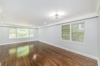 7530 N Oakley Ave in Chicago, IL - Building Photo - Building Photo
