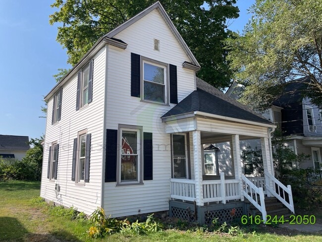 1050 Thomas St SE in Grand Rapids, MI - Building Photo - Building Photo