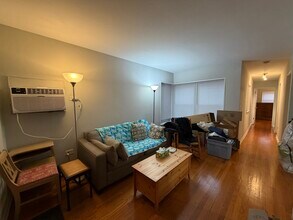 6535 N Mozart St, Unit 1F in Chicago, IL - Building Photo - Building Photo