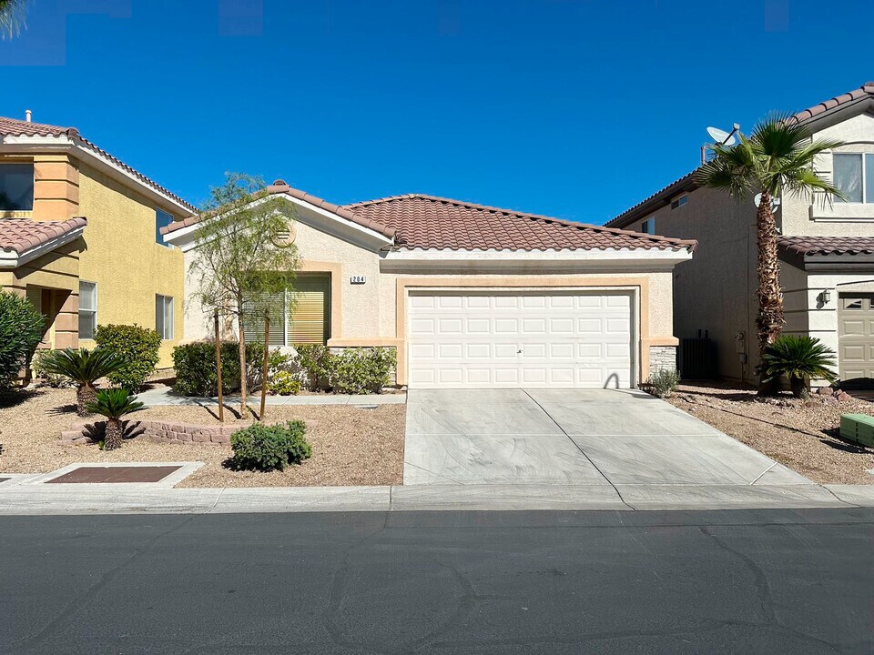 204 Crooked Tree Dr in Las Vegas, NV - Building Photo