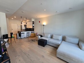 73 Irving St in Jersey City, NJ - Building Photo - Building Photo