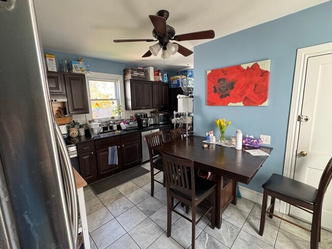 69 Partridge Ave, Unit 2 in Somerville, MA - Foto de edificio - Building Photo