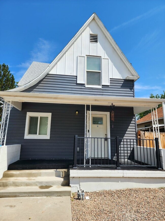 property at 1123 E 5th St