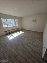 239 W New York Ave in Las Vegas, NV - Building Photo - Building Photo