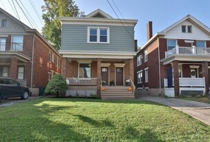 2911 Robertson Ave, Unit Oakley perfect 2 Br in Cincinnati, OH - Building Photo