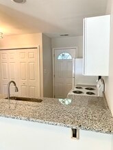 2906 Old Mill Stream Ct in Raleigh, NC - Foto de edificio - Building Photo