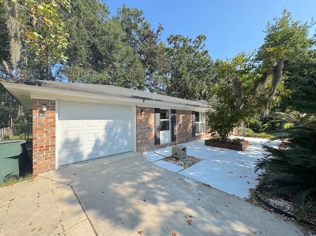 9 Mistletoe Ct in Savannah, GA - Building Photo - Building Photo