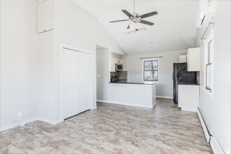 13 Hinton Ave-Unit -Upper in Babylon, NY - Building Photo - Building Photo