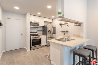 4633 Ben Ave in Los Angeles, CA - Building Photo - Building Photo