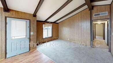 417 Brent Ln in Spring Creek, NV - Building Photo - Building Photo