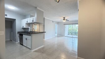 11661 W Atlantic Blvd, Unit 11661 W Atlantic Blvd in Coral Springs, FL - Building Photo