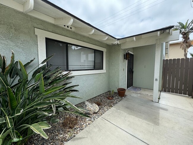 812-818 E Fairway Dr